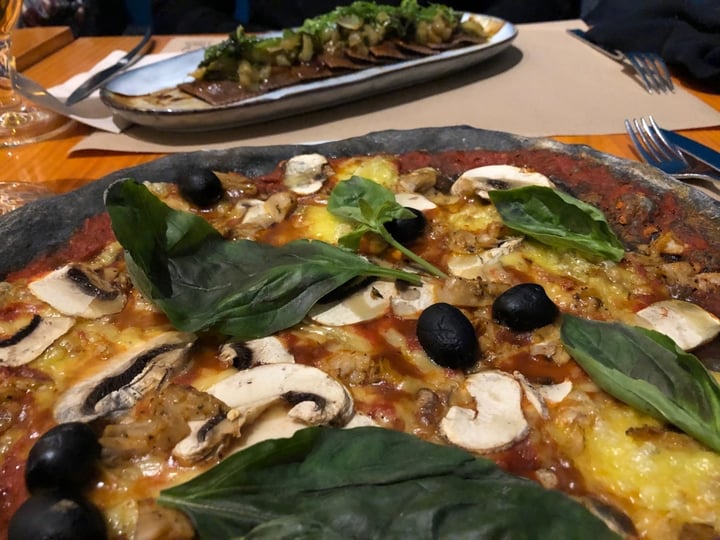 review photo of Pizzi & Dixie Pizza shared by @luciaychia on 31 Mar 2020 - review