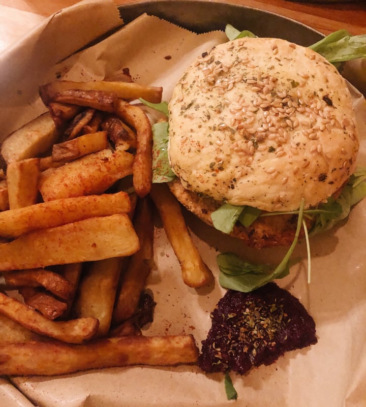 review photo of SHIPIBO Bistro Amazonico Hamburguesa Amanita shared by @marianitaroldan on 08 Sep 2019 - review