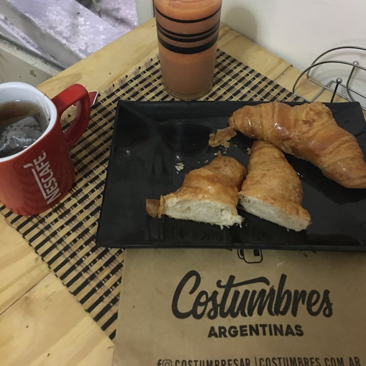photo of Costumbres Argentinas Cornetto Vegano shared by @palitovegano on  12 Mar 2021 - review