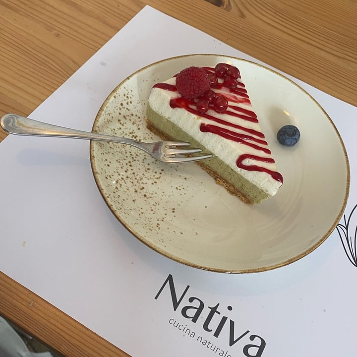 review photo of Nativa Ristorante Cheesecake al cioccolato bianco e lamponi shared by @unveganocometrainer on 12 Apr 2022 - review