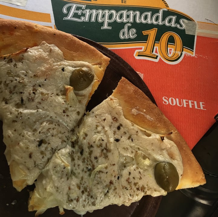 photo of Empanadas de 10 Pizza Muzzarella Vegana shared by @agoscolo89 on  31 May 2020 - review