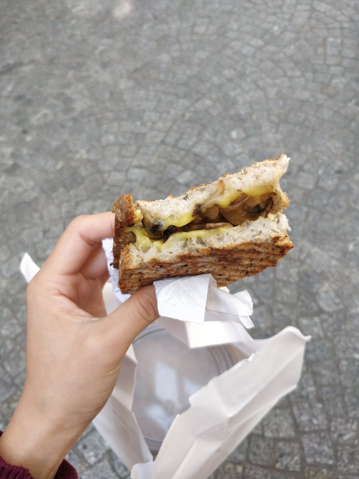 review photo of Cloud Cakes Grilled Cheese shared by @gyanhan on 21 May 2018 - review