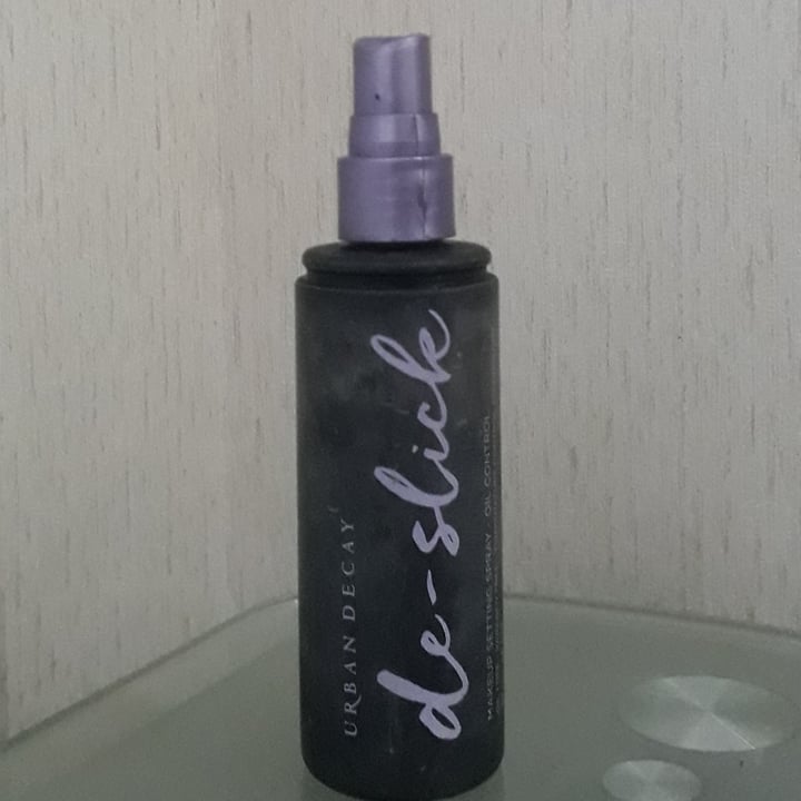 photo of Urban Decay All nighter. Spray fijador de maquillaje. shared by @thanialtc on  28 Oct 2021 - review