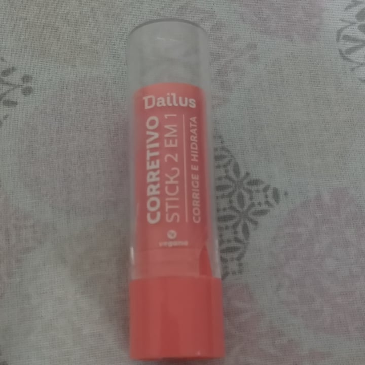 review photo of Dailus Corretivo Stick 2 em 1 shared by @maahluuia on 05 Feb 2022 - review