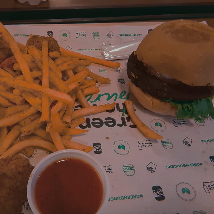 photo of On Bun Plant Based Burgers Combo On Bun Burger shared by @januaryblues on  06 Nov 2022 - review