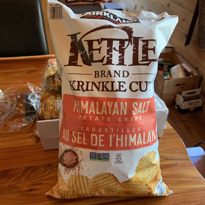 photo of Kirkland Signature Kettle brand Kringle cut Himalayan salt chips shared by @sassafrass0 on  22 May 2020 - review