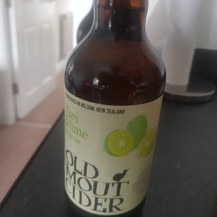 photo of Old Mout Cider Kiwi and Lime shared by @charlotte7 on  04 Jun 2020 - review