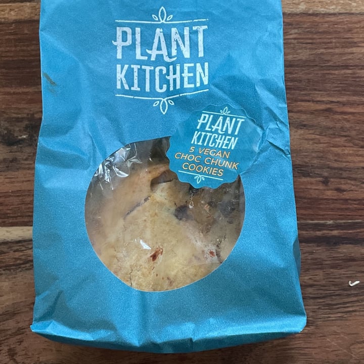 photo of Plant Kitchen (M&S) 5 Plant Kitchen Dark Chocolate Chunk Cookies shared by @earthsoul on  15 Sep 2022 - review