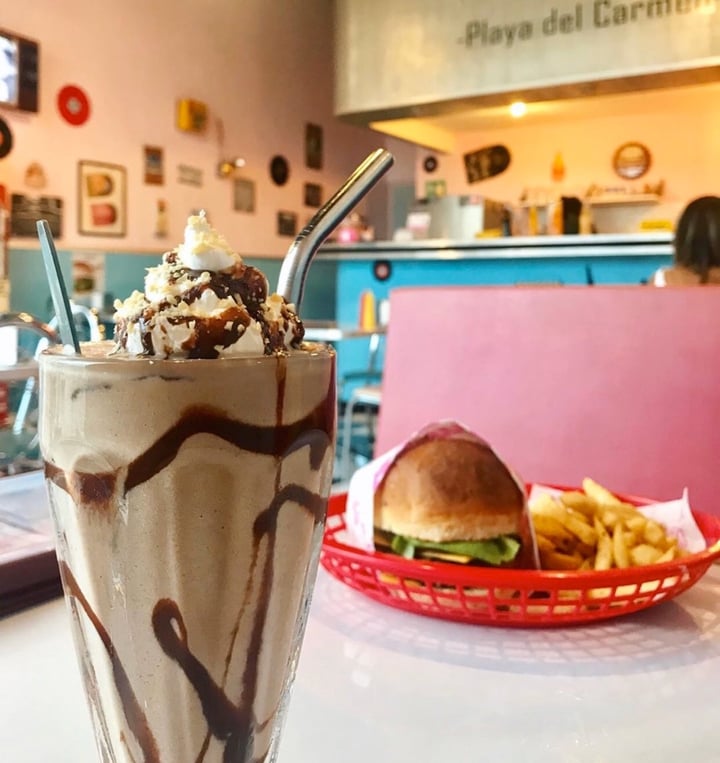 photo of COMET 984 - 50's Diner Chocolate Milkshake shared by @lapaloma on  10 Dec 2019 - review