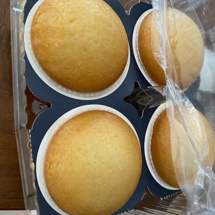 photo of Vemondo Vegan Muffins Vanilla Flavoured shared by @whatthefuck on  06 Aug 2021 - review