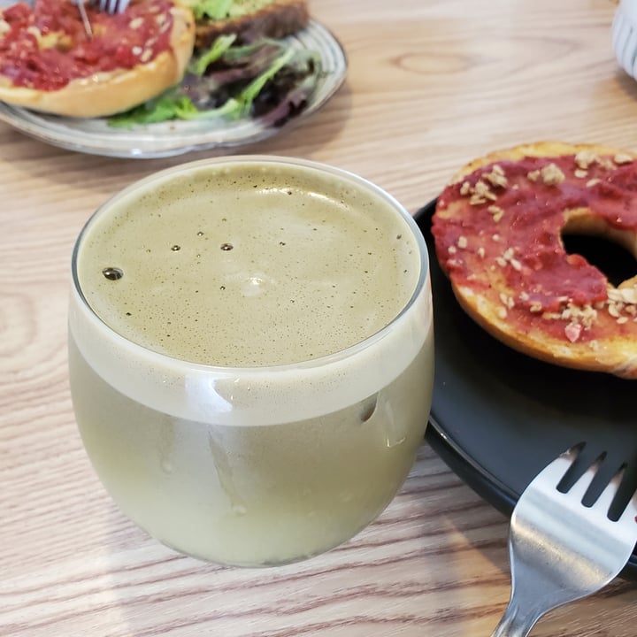 photo of V.W Vegan Cafe Hojicha Latte (with Oat Milk) shared by @moosewong on  21 May 2021 - review