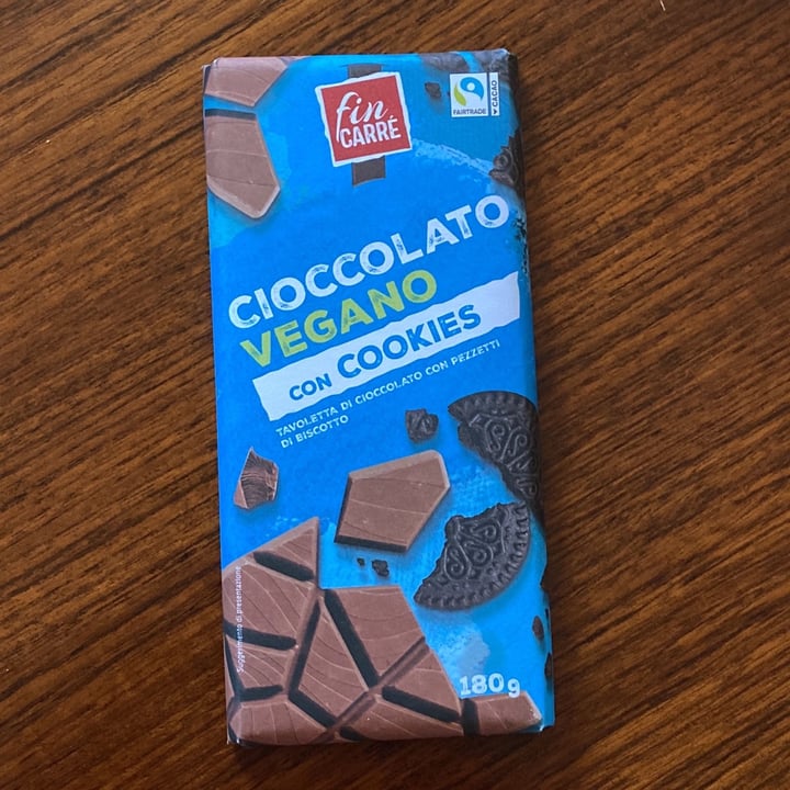photo of Fin Carré Cioccolato con Cookies shared by @vybesarah on  02 Feb 2022 - review