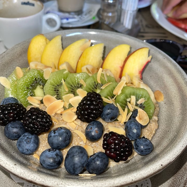 photo of Petrus Caffe Gallery Bar porridge shared by @elisapagliarella on  28 Aug 2022 - review