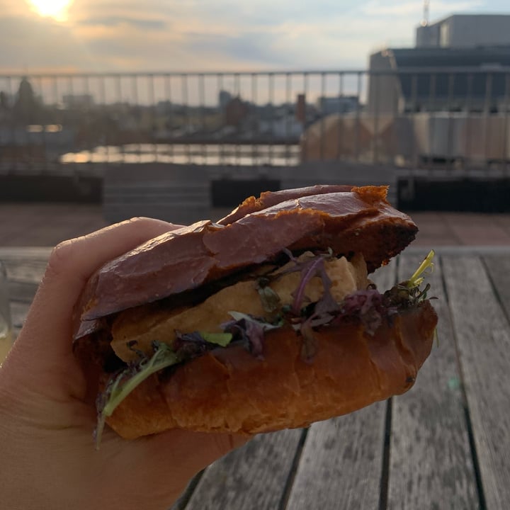 photo of Kitsune Burgers Kitsune Tofu Burger shared by @flaviaj on  31 Jul 2022 - review