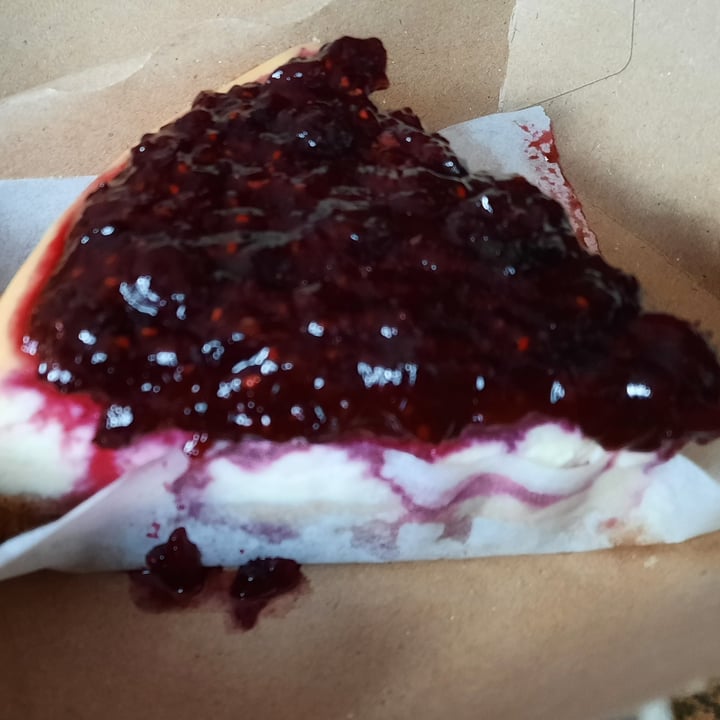 photo of siembra pasteleria vegetal Cheesecake De Frutos Del Bosque shared by @lily62 on  20 Aug 2022 - review