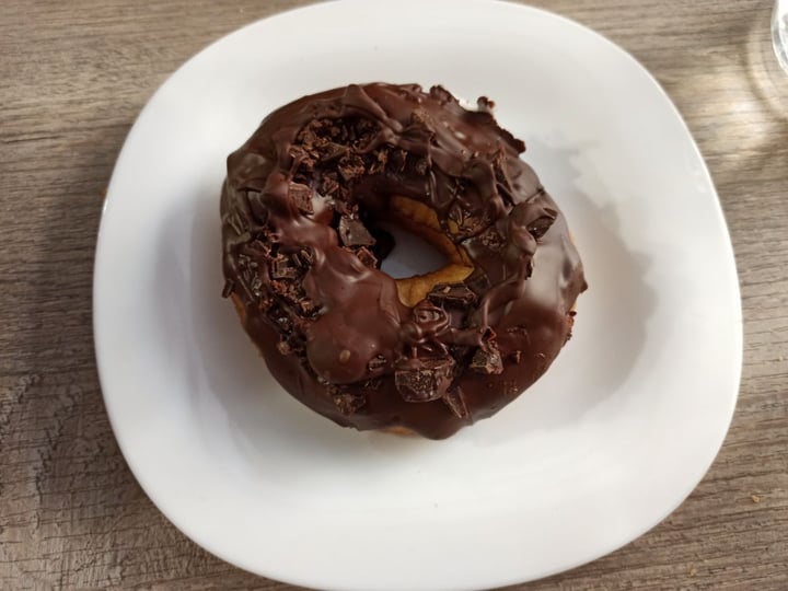 review photo of El Perro Gamberro Donut de chocolate shared by @veggienning on 01 Mar 2020 - review