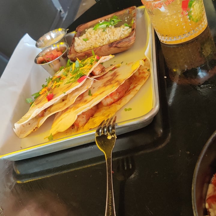 photo of Casa Del Vegano Fried “Shrimp” Quesadilla shared by @yaneli on  29 Apr 2022 - review