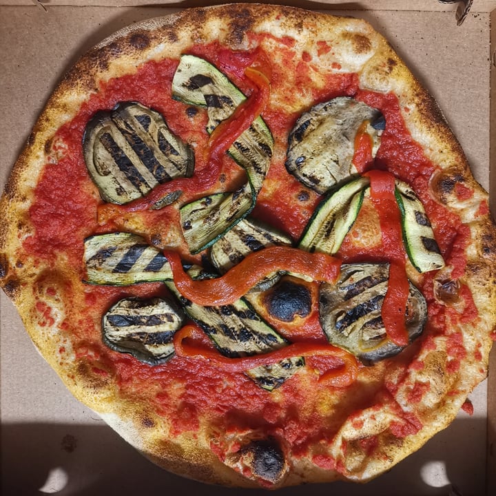 photo of Marina Pizzeria con Cucina Pizza con verdure grigliate shared by @chiarabrambs on  14 Apr 2022 - review