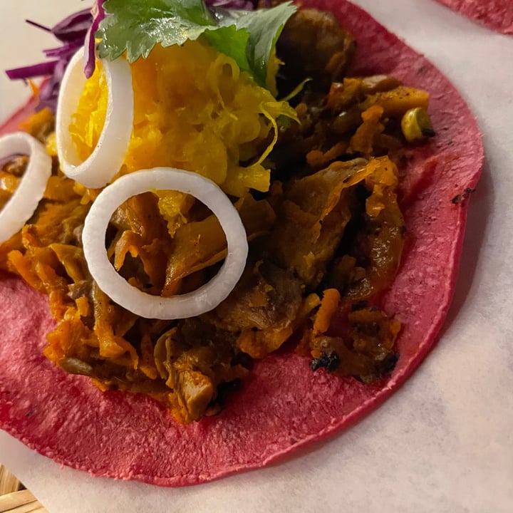 photo of La Pitahaya Vegana Tacos De Pastor shared by @liliwaldo on  01 Apr 2022 - review