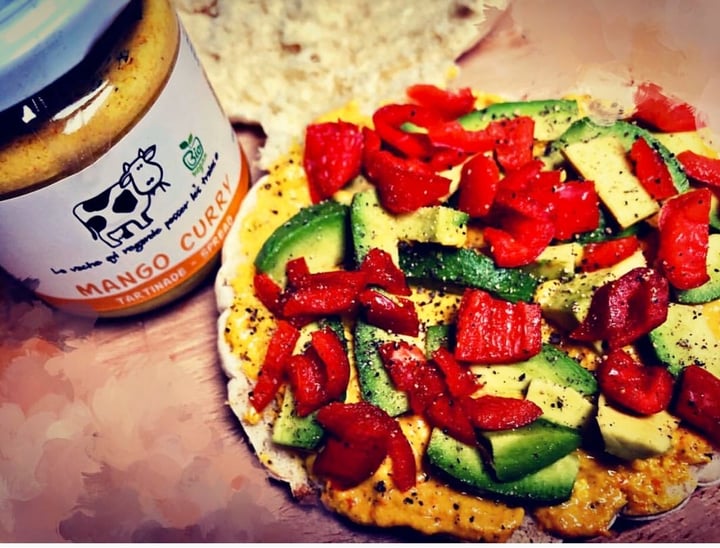 photo of La vache qui regarde passer les trains Mango Curry Spread shared by @jillian1985 on  01 Jan 2020 - review