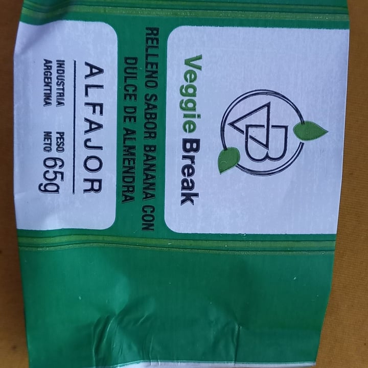 review photo of Veggie Break Alfajor Vegano Relleno con sabor a Banana Y Dulce de Almendra shared by @carlavegana on 21 Sep 2022 - review