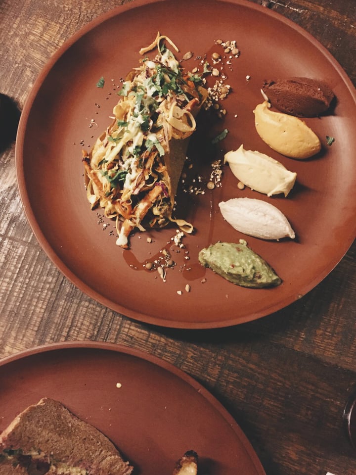 review photo of Buenos Aires Verde Taco raw shared by @plantbasedagus on 17 May 2019 - review
