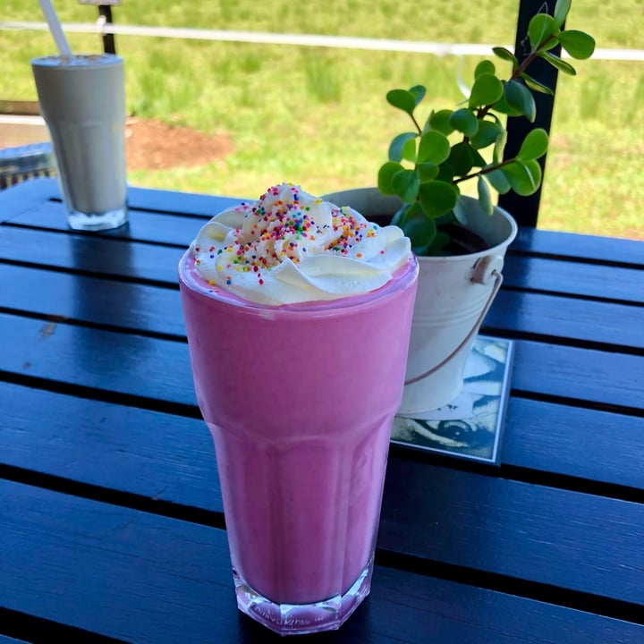 photo of Asher's Corner Cafe @ Ashers Farm Sanctuary Strawberry Marshmallow Milkshake shared by @hanve on  15 Nov 2021 - review