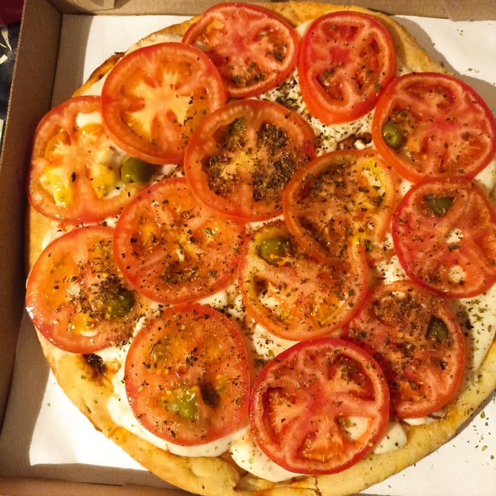 photo of Heaven Vegan Palermo Pizza napolitana shared by @vikvegan on  31 Oct 2022 - review