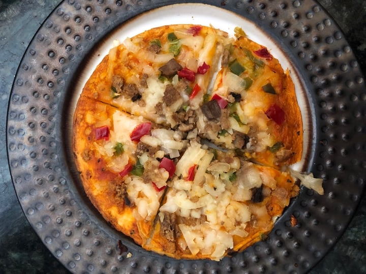 photo of Alpha Foods Supreme Alpha Pizza shared by @lizprendergast11 on  07 Apr 2020 - review