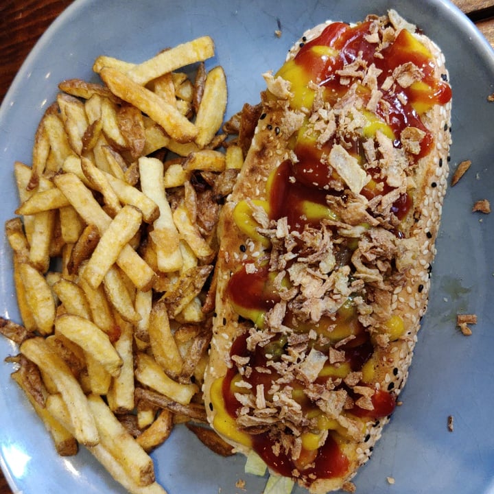 photo of Vegan Junkies Beyond hotdog shared by @inesvi on  14 Sep 2021 - review