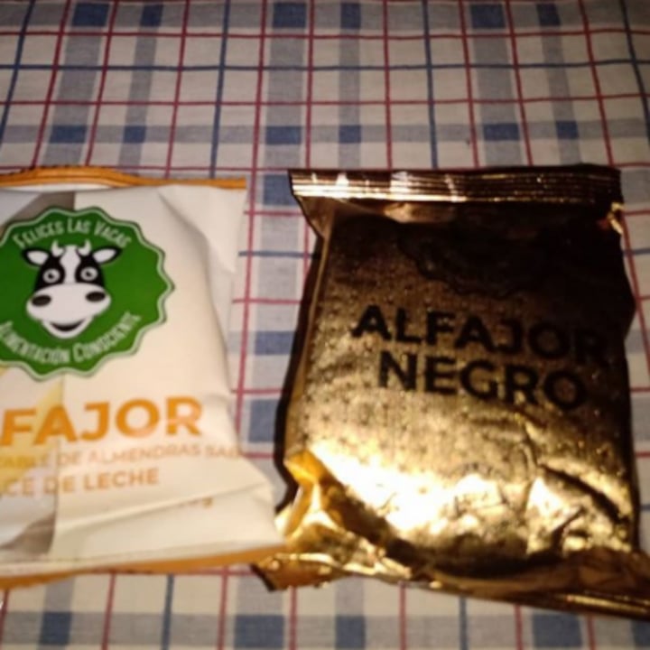 photo of Un Rincón Vegano Alfajor Chocolate shared by @hazteunvegano on  25 Aug 2020 - review
