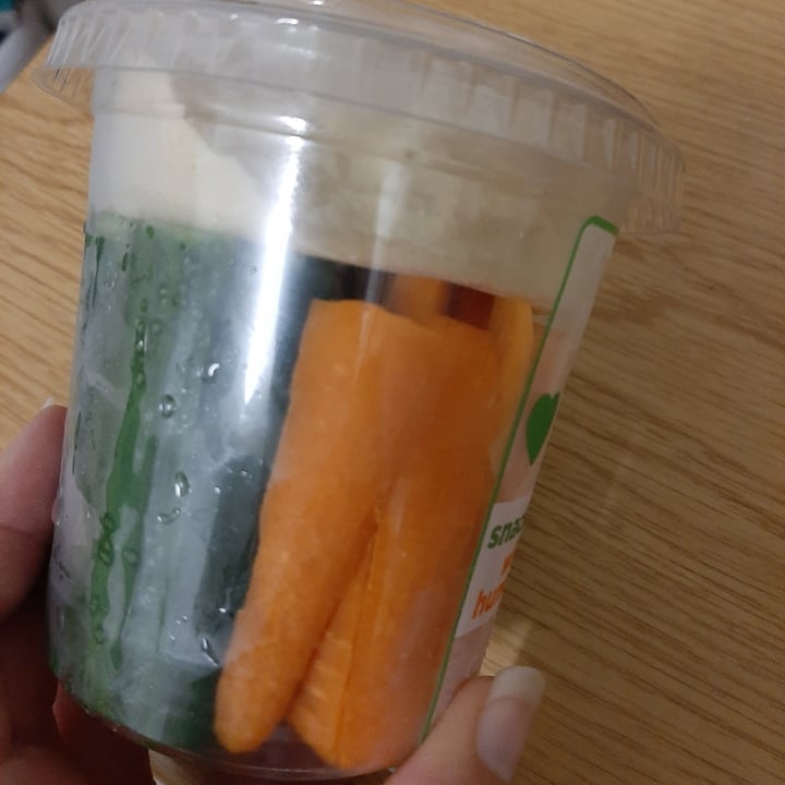 photo of Food Lover’s Market Snack pot with hummus shared by @bl on  09 Jun 2021 - review