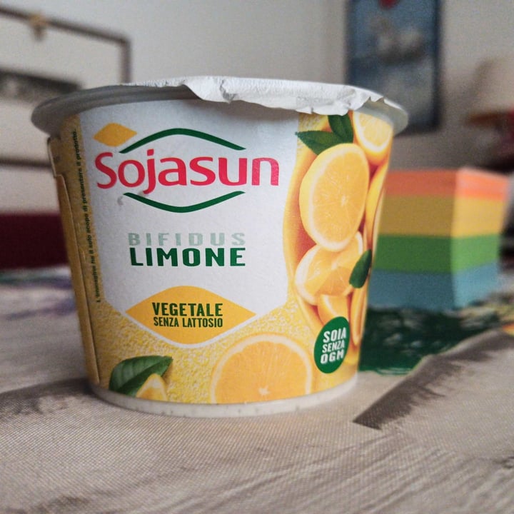 photo of Sojasun Bifidus Yogurt al Limone shared by @annacalta00 on  28 Sep 2022 - review