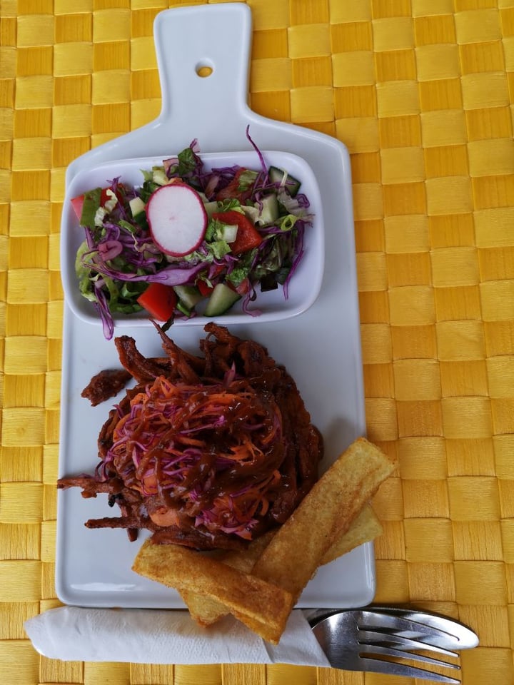 review photo of Asher's Corner Cafe @ Ashers Farm Sanctuary BBQ Style Burger shared by @elisheva on 26 Oct 2019 - review