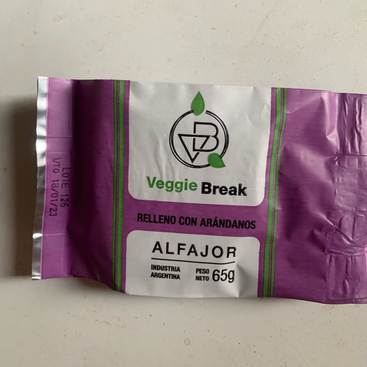 photo of Veggie Break Alfajor Vegano Relleno con Arándanos shared by @camilah on  12 Dec 2022 - review