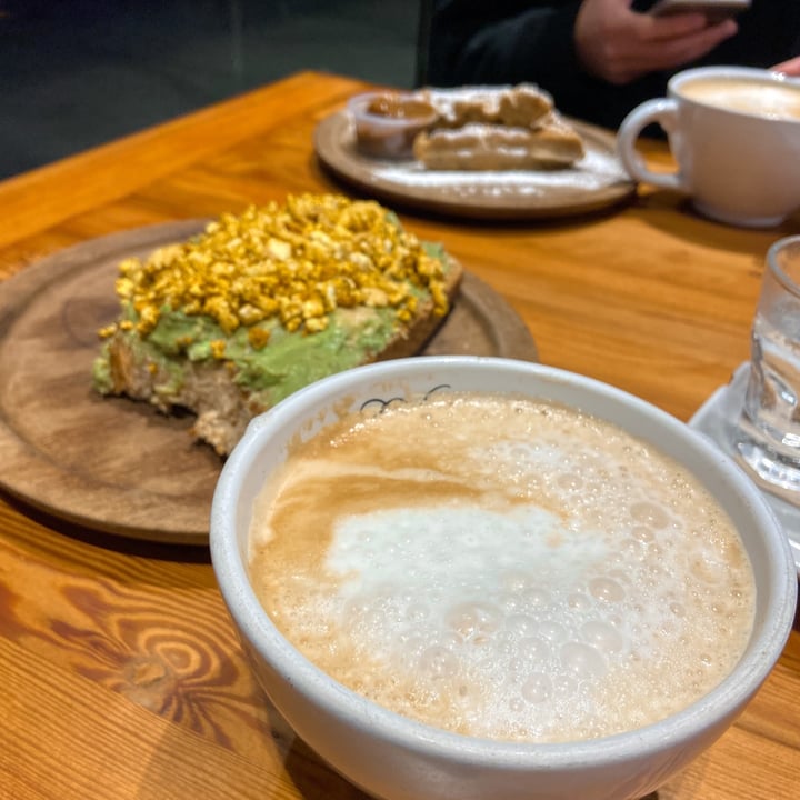 photo of Le Blé Avocado Toast Con Tofu Revuelto shared by @camicoorrea on  03 Aug 2021 - review