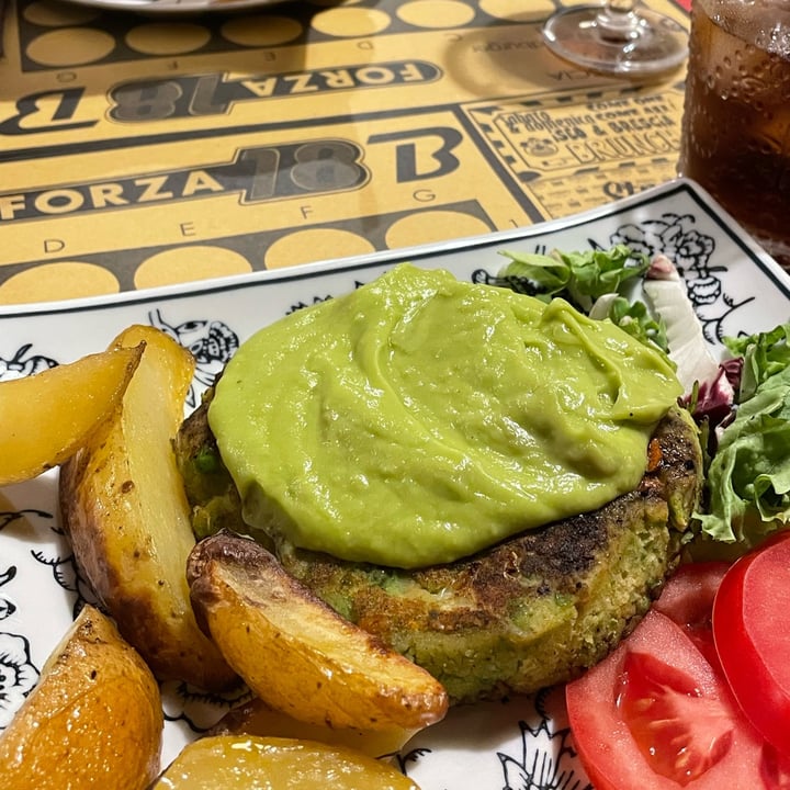 review photo of 18B Iseo Burger vegano shared by @beamonor on 19 Aug 2022 - review