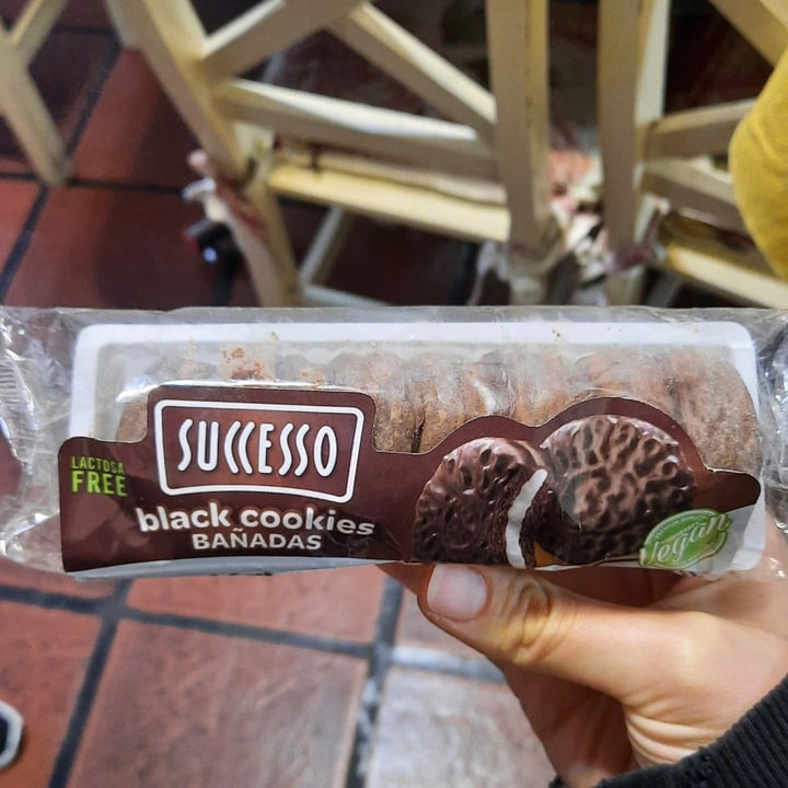 photo of Successo Black cookies bañadas shared by @coniitto on  01 Jul 2022 - review