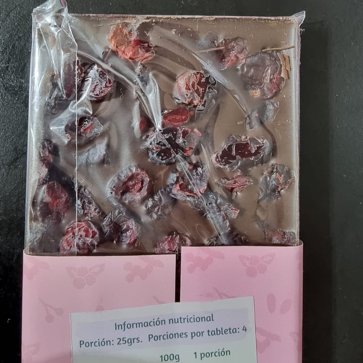 review photo of Cocoa Plant Based Chocolate con arándanos shared by @chelldu on 17 Feb 2022 - review