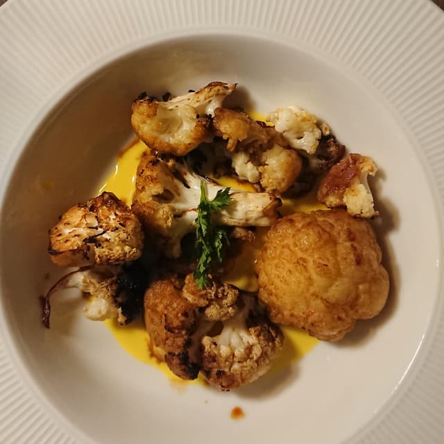 菜肴“Arrosto Di Cavolfiore”的照片