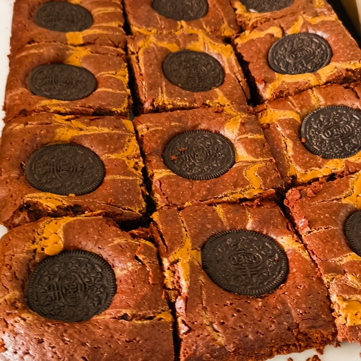 review photo of Tanie’s Vegan Kitchen Biscoff and Oreo Brownies shared by @itsveganjoburg on 28 Feb 2022 - review
