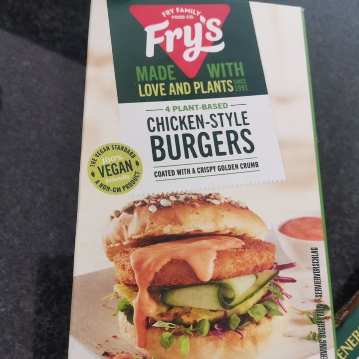 photo of Fry's Family Food Chicken-Style Burgers shared by @michellebarendse on  09 Aug 2021 - review