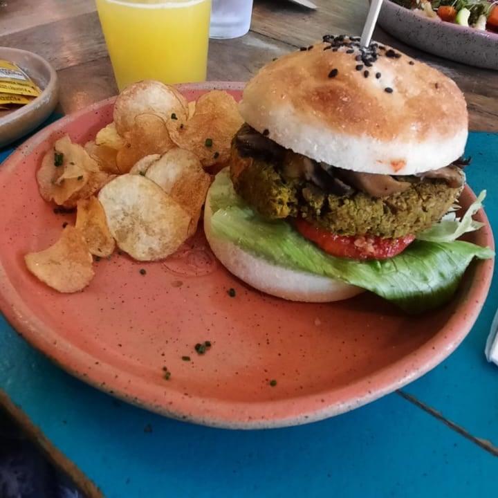 photo of The Plant the plant burguer shared by @larakuerten on  19 Jun 2022 - review