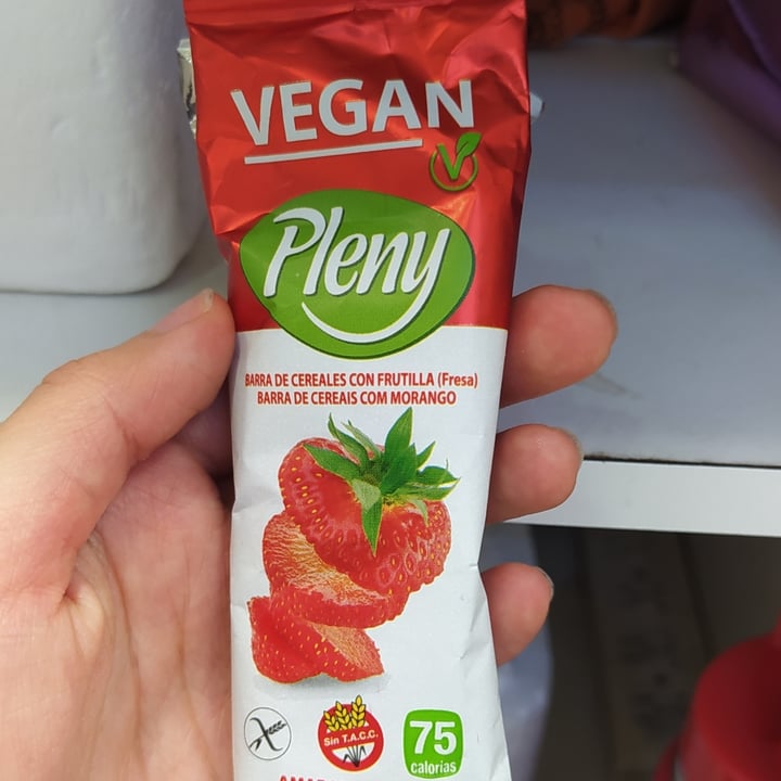 photo of Pleny Barra de cereales con frutilla shared by @rocio31 on  20 Apr 2021 - review