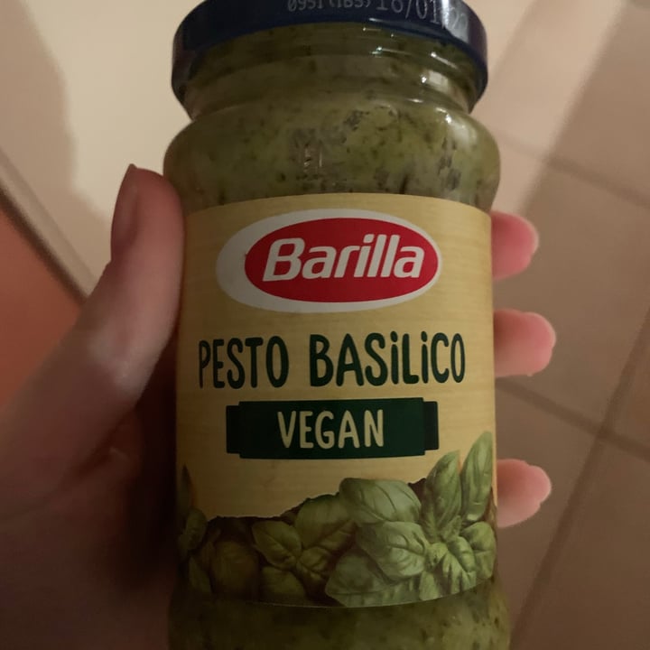 photo of Barilla Pesto Basilico Vegan shared by @tamarabertocchi on  16 Mar 2021 - review