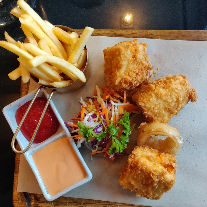 photo of Loving Hut Iceland Tofu croquettes shared by @andrewapm on  07 Aug 2022 - review