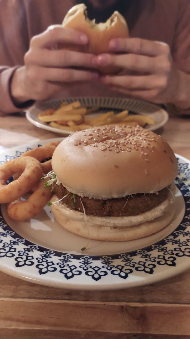 photo of Páprica Vegan Burguer "Vegfish" shared by @florgmesny on  11 Jan 2020 - review