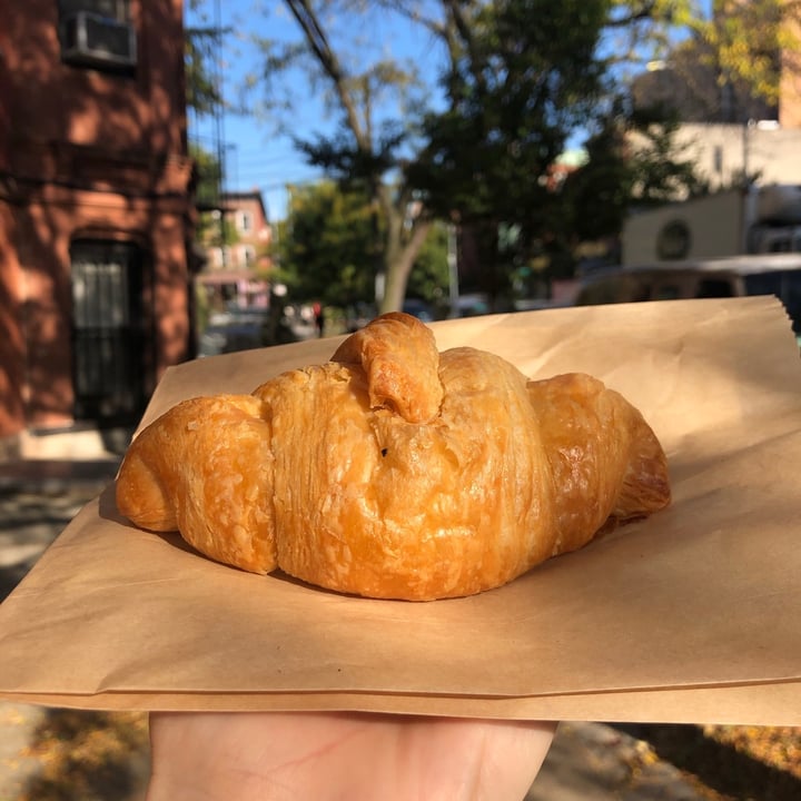 photo of Guevara’s Plain Croissant shared by @ilovegoats on  05 Nov 2020 - review