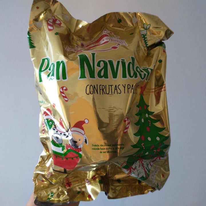 review photo of Un Rincón Vegano Pan Navideño con frutas y pasas shared by @pandafio on 20 Dec 2021 - review