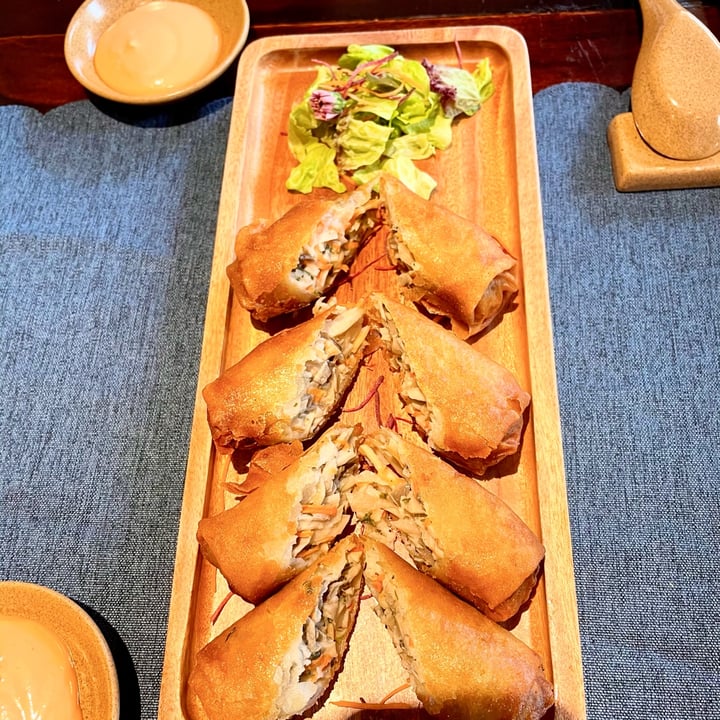 photo of Chay Garden Mushroom rolls shared by @gac-veganfoodreview on  13 Nov 2021 - review